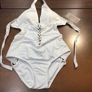NWT Womens Ashley Graham Cutout Halter sexy lace up monokini one piece size 6